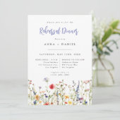 Farbenfrohe Wildblumen-Hochzeitsprobe-Dinner Einladung (Stehend Vorderseite)