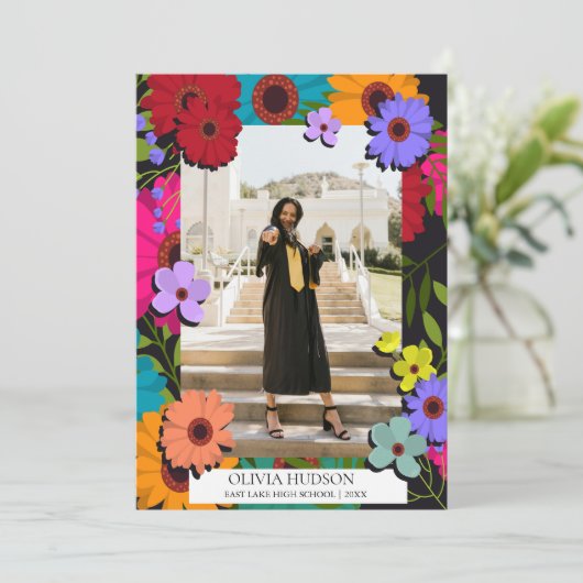 farbenfrohe wilde Blume Chic florale Foto Abschlus Einladung (Stehend Vorderseite)