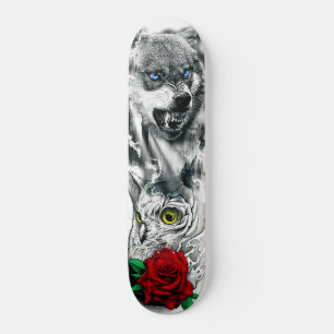 Farbenfrohe Wolf Rose Naturdecke Skateboard