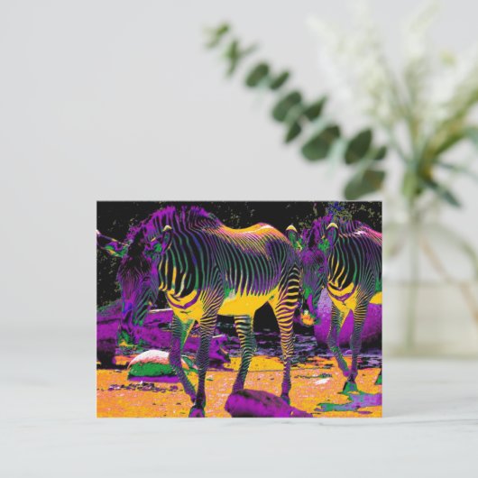 Farbenfrohe Zebras Postkarte (Stehend Vorderseite)