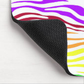Farbenfrohe Zebrastreifen Mousepad (Ecke)