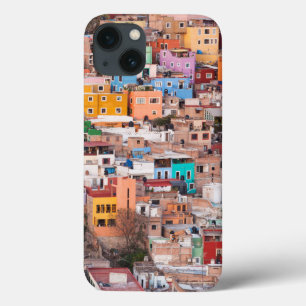 Farbenfrohe Zuhause auf dem Hügel Case-Mate iPhone Hülle