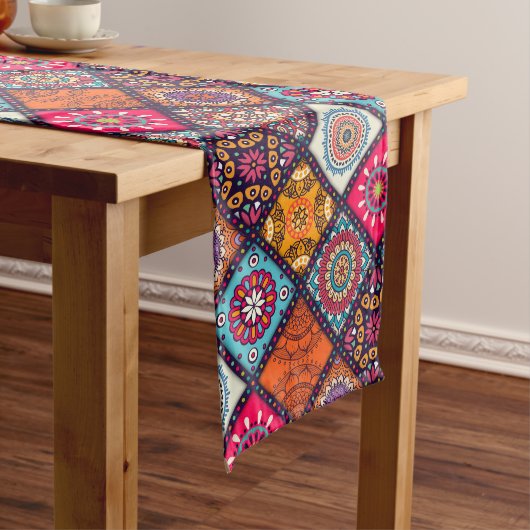 farbenfroher Boho-Stil Großer Tischläufer (Beispiel)