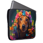 Farbenfroher brauner Hund mit Blumenkranz Laptopschutzhülle (Vorne Rechts)
