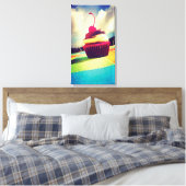 Farbenfroher Cupcake mit Cherry oben Leinwanddruck (Insitu (Schlafzimmer))