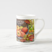 Farbenfroher Fall Apple Basket Porzellantasse (Rechts)