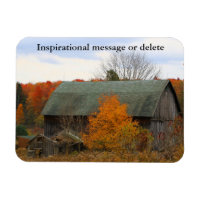 Farbenfroher Fall Foliage Alter Bauernhof Stall