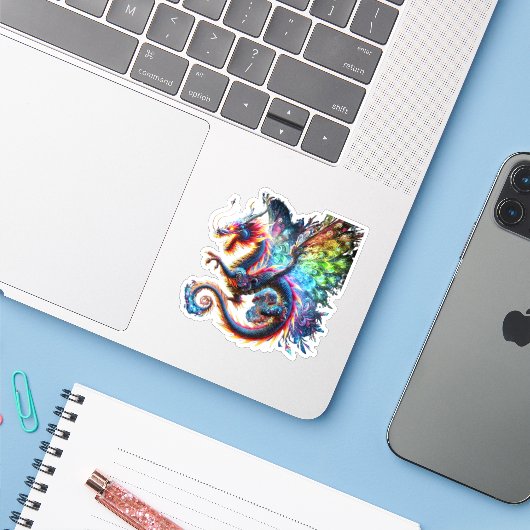 Farbenfroher Feuerdrache Aufkleber (Laptop mit iPhone)