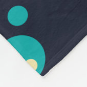 Farbenfroher Fisch mit Wellen im Meer. Geometrie Fleecedecke (Ecke)