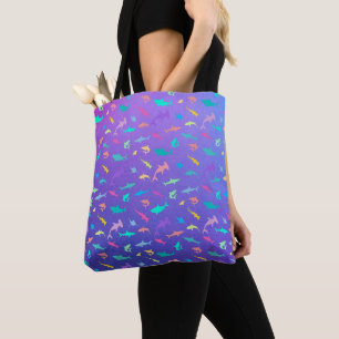 Farbenfroher Hai unter dem Party der Meeresschule Tasche