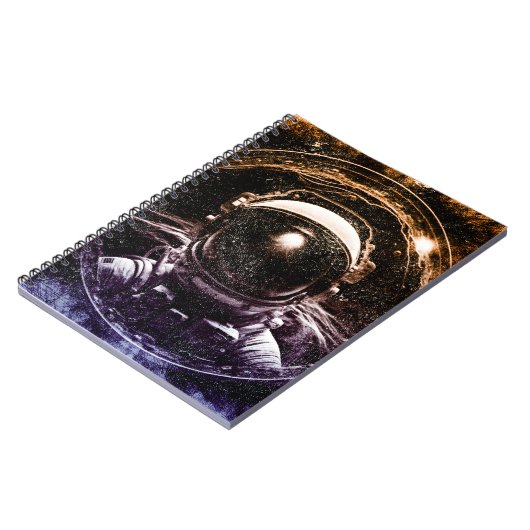 Farbenfroher moderner Astronaut im All Notizblock (Linke Seite)