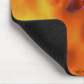 Farbenfroher Phönix fliegt vor einem frischen Hint Mousepad (Ecke)