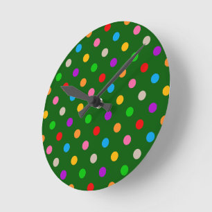 Farbenfroher Regenbogen-Punkte Grün Runde Wanduhr