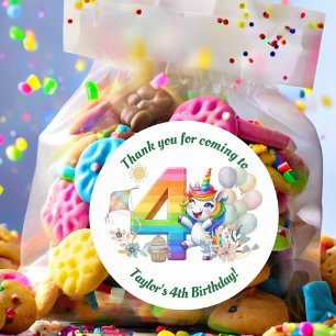 Farbenfroher Regenbogen und Einhorn 4. Geburtstag  Runder Aufkleber