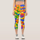 Farbenfroher Regenbogenspass Camouflage Camouflage Capri Leggings (Vorderseite)