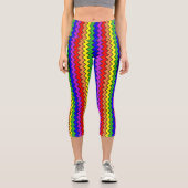 Farbenfroher Regenbogenspass Zickzack gestrichen Capri Leggings (Vorderseite)