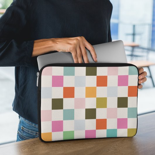 Farbenfroher Retro-Platz überprüft Laptopschutzhülle