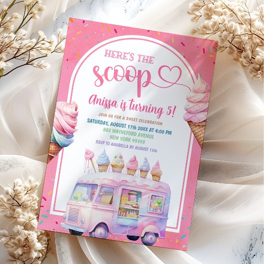 Farbenfroher rosa Eiscreme Truck Hier ist der Scho Einladung