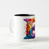 Farbenfroher Tasse mit Buchstabe "E" in flüssiger (Vorderseite Links)