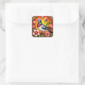 Farbenfroher Vogel unter lebhaften Blume Quadratischer Aufkleber (Tasche)