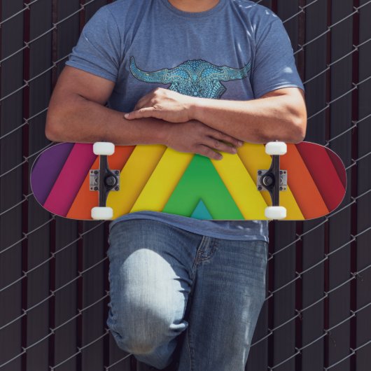 Farbenfrohes abstraktes Chevron-Muster Skateboard (Außenbereich 3)