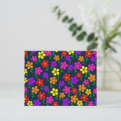 Farbenfrohes Blumenmuster Postkarte (Stehend Vorderseite)