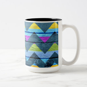 Farbenfrohes Chevron Holz Abstrakt #3 Zweifarbige Tasse
