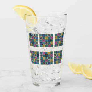 Farbenfrohes Fliesendesign-Trinkglas mit Edelstein Glas