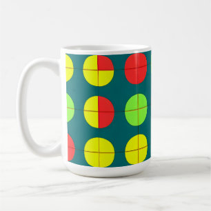 Farbenfrohes geometrisches Muster mit Grün und Rot Kaffeetasse