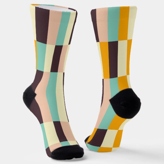 Farbenfrohes geometrisches Muster mit vertikalen S Socken (Gewinkelt)