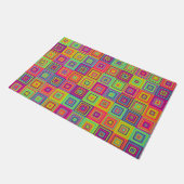 Farbenfrohes geometrisches Quadratmuster Fußmatte (Schrägansicht)