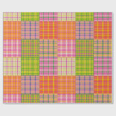Farbenfrohes Gingham-Patchwork-Karomuster im Landh Geschenkpapier (Flach)