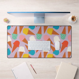 Farbenfrohes handgezeichnetes Muster eines Eiswaff Schreibtischunterlage