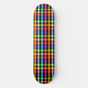 Farbenfrohes, lebendiges Gingham-Karo-Design Skateboard