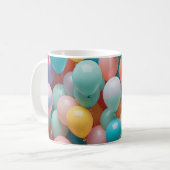Farbenfrohes Partyballons Muster Kaffeetasse (Vorderseite Links)
