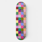 Farbenfrohes Patchwork Karomuster Design Skateboard (Vorderseite)