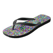 Farbenfrohes Pixelquadrat-Hintergrundmuster Badesandalen (Schrägansicht)
