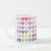 Farbenfrohes Regenbogen-Herzen-Muster Mattglastasse (Links)