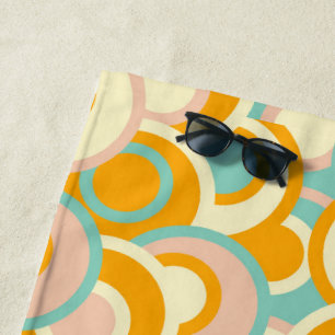 Farbenfrohes Retro-Muster in Pastelltönen von Oran Strandtuch