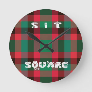 Farbenfrohes rotes und grünes Tartan-Karo-Design Runde Wanduhr