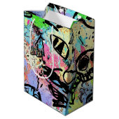 Farbenfrohes urbanes Graffiti-Muster (1) Mittlere Geschenktüte (Rückseite Schrägansicht)
