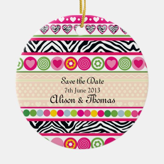 Farbenfrohes Zebra-Herzen 'Datum retten' Ornament (Vorne)
