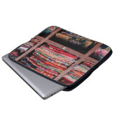 FARBENKLEIDUNG AUF RACK LAPTOPSCHUTZHÜLLE (Vorne Knopf)