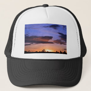 Farbenprächtiger Sonnenuntergang von Shirley Taylo Truckerkappe