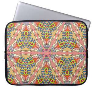 Farbenvolles, nahtloses Dreieck-Patchwork-Muster.  Laptopschutzhülle