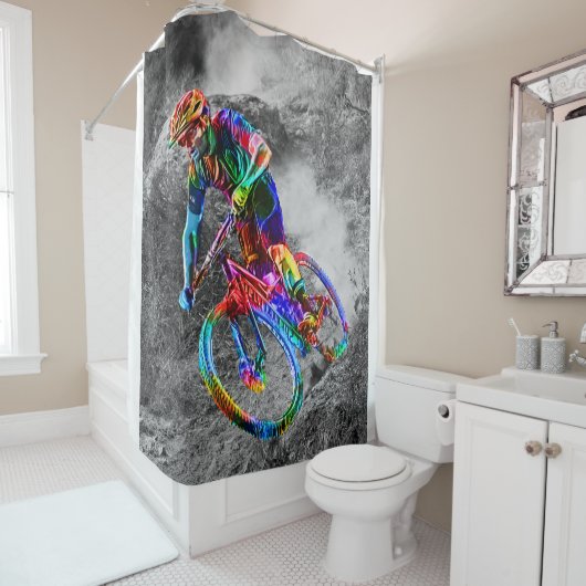 Farbfilm-Mountainbiker, der hinunter eine Spur Duschvorhang (Beispiel)