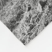 Farbfilm-Mountainbiker, der hinunter eine Spur Fleecedecke (Ecke)