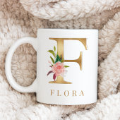 Farbflorale und goldene Buchstaben F Monogramm Kaffeetasse