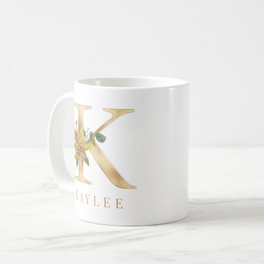 Farbflorale und goldene Buchstaben K Monogramm Kaffeetasse (Vorderseite Links)
