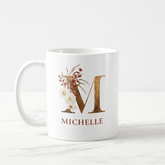 Farbflorale und goldene Buchstaben M Monogramm Kaffeetasse (Links)